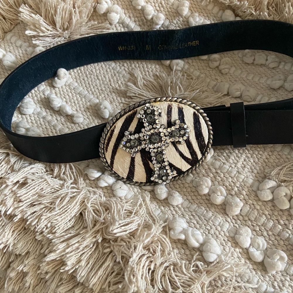 Black leather belt with detachable calf hair buckle